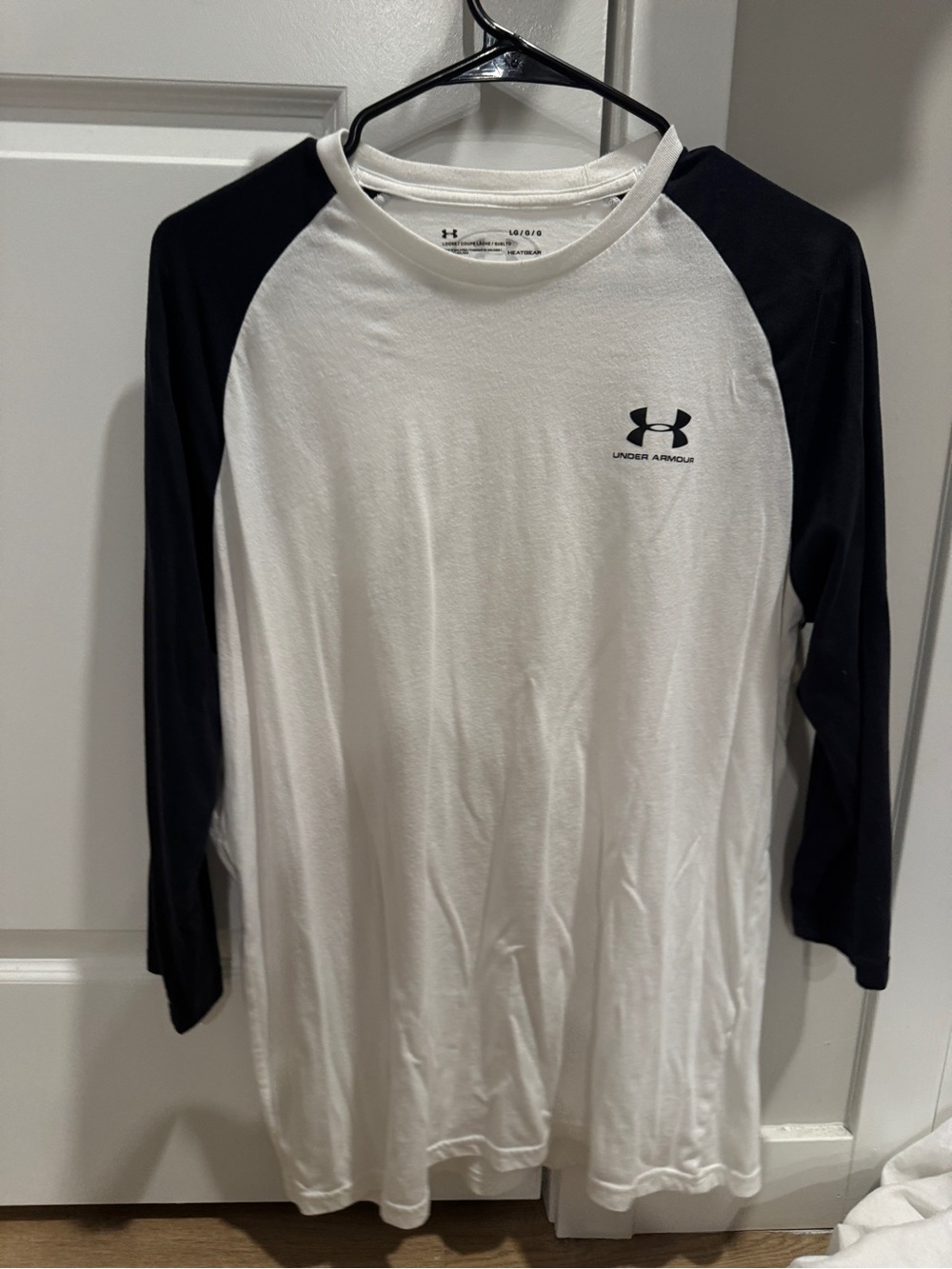 Under Armour Men’s White & Black Raglan Long Sleeve Shirt Large